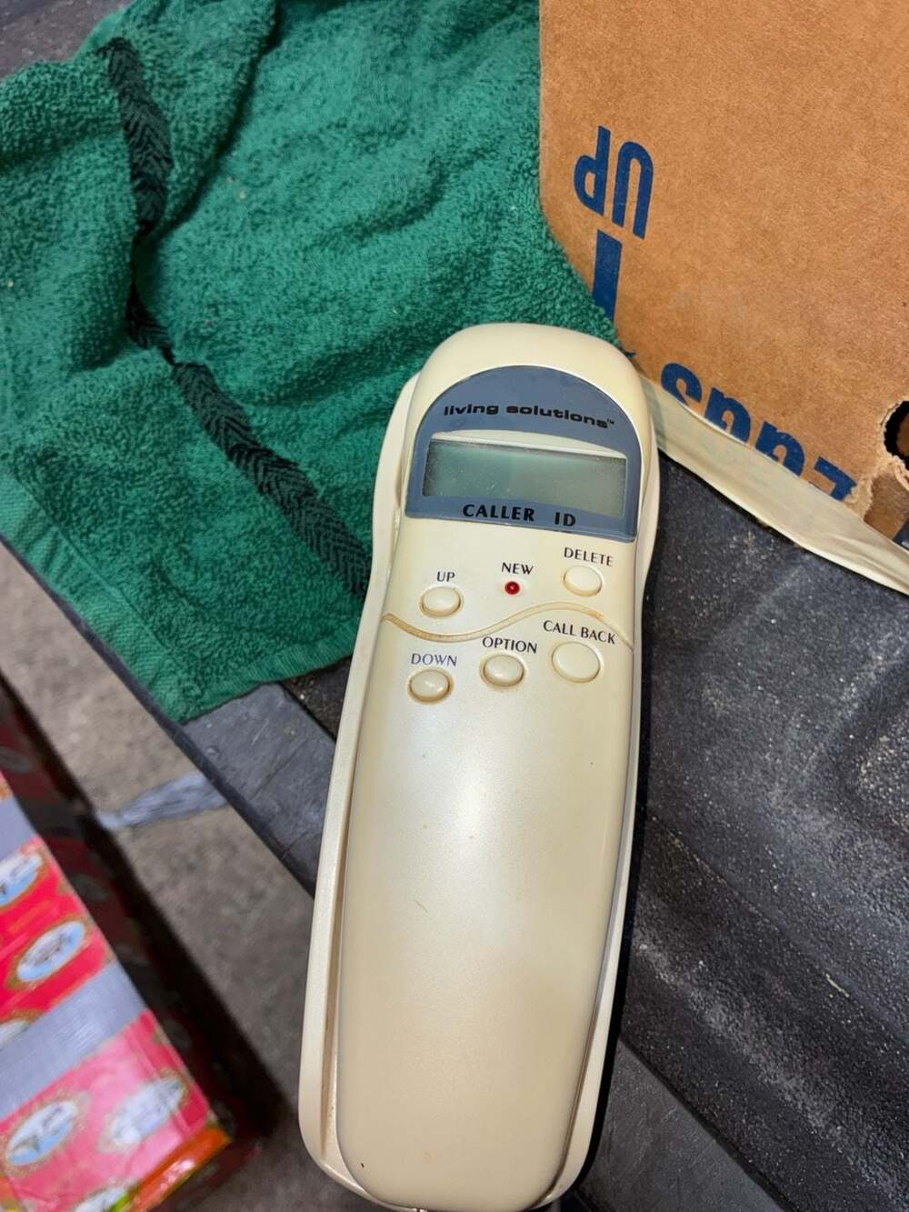Living Solutions ATC-1578 Caller ID Trim Phone, Off-White
